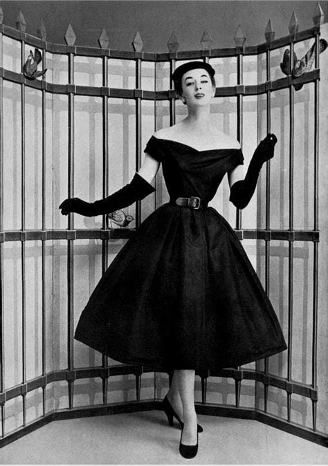 dior fall 1950 presentation|christian Dior new look 1950s.